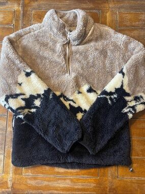 Thread & Supply Taupe, Cream & Black Colorblock Sherpa Pullover